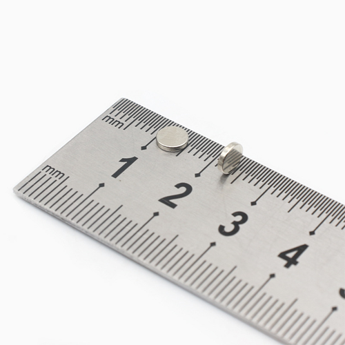 D5x1mm-Neodymium-Magnets-N45-Round-Magnets-2
