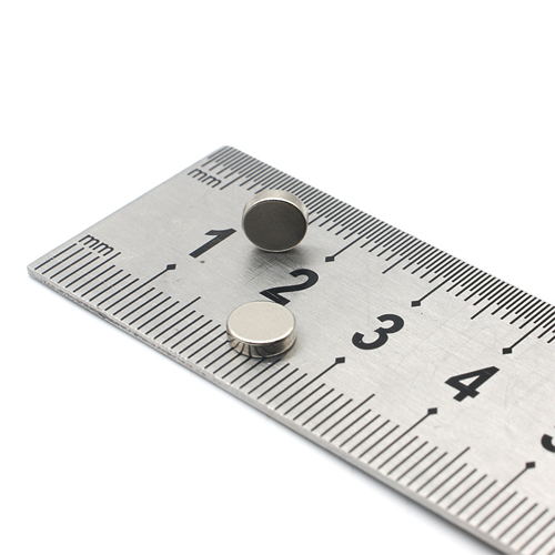 D6x2mm-Neodymium-Magnets-N50-Round-Magnets-3