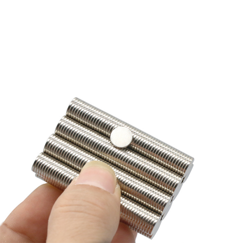 D8x1mm-Neodymium-Magnets-N52-Round-Magnets-3
